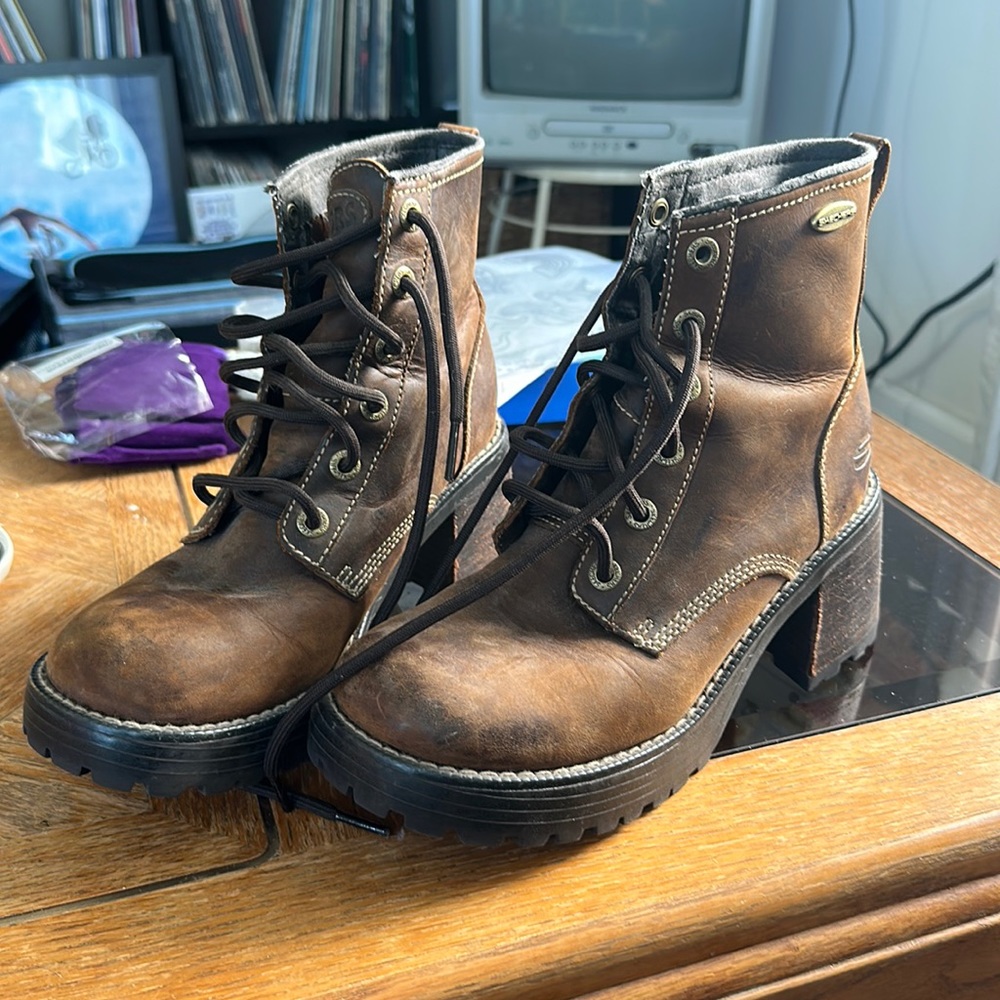 super cute y2k bratz skechers boots